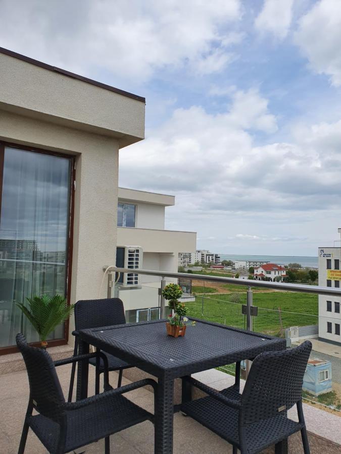 Aquazure Studio Residence Navodari Bagian luar foto