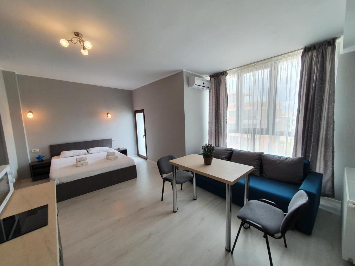 Aquazure Studio Residence Navodari Bagian luar foto