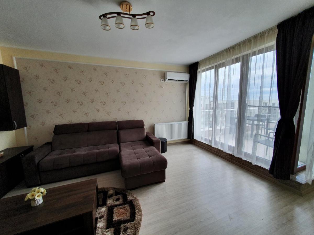 Aquazure Studio Residence Navodari Bagian luar foto