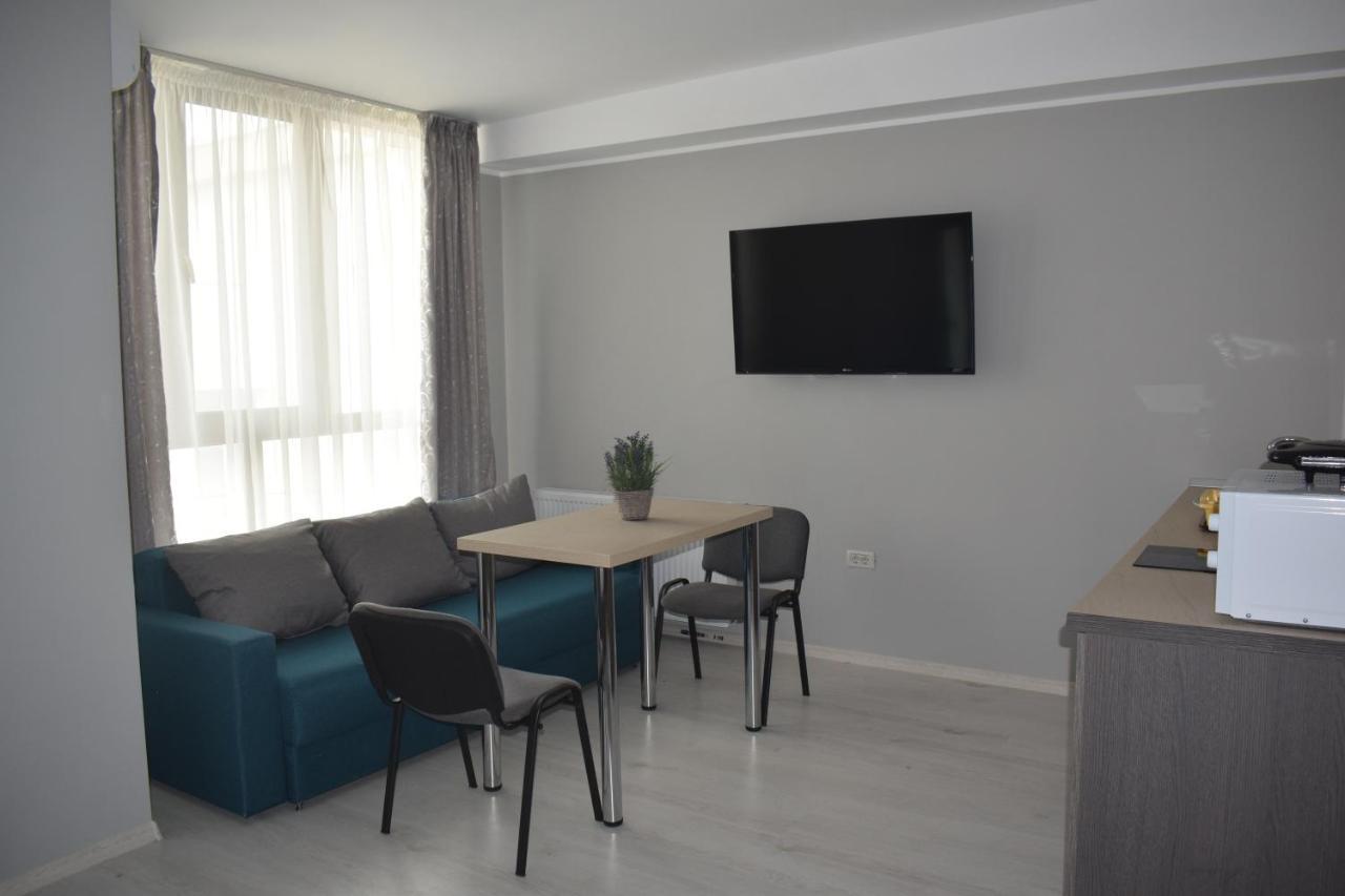 Aquazure Studio Residence Navodari Bagian luar foto