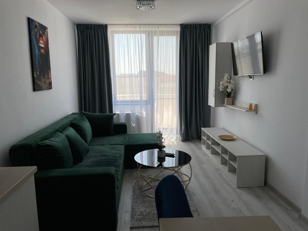 Aquazure Studio Residence Navodari Bagian luar foto