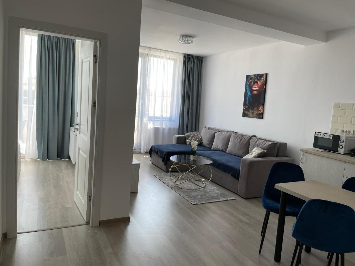 Aquazure Studio Residence Navodari Bagian luar foto