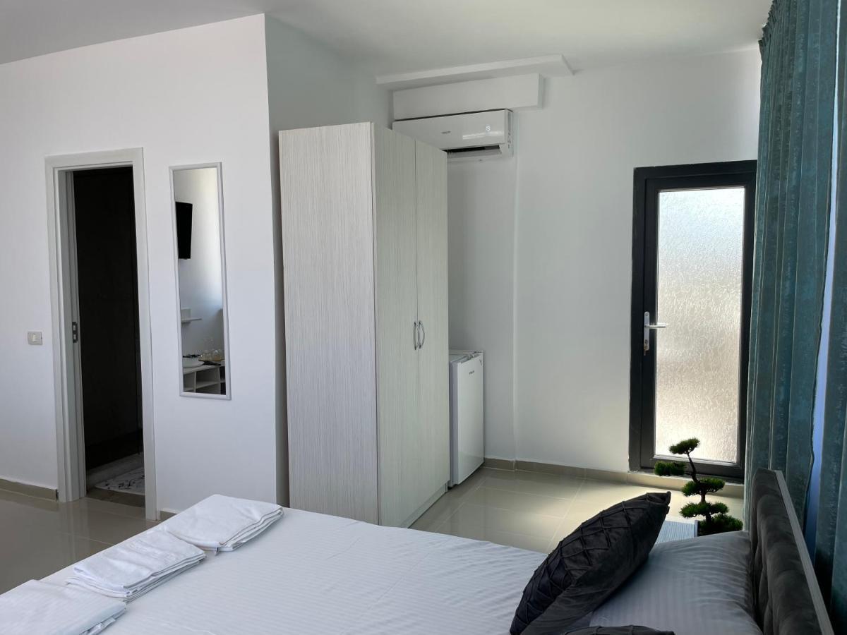 Aquazure Studio Residence Navodari Bagian luar foto