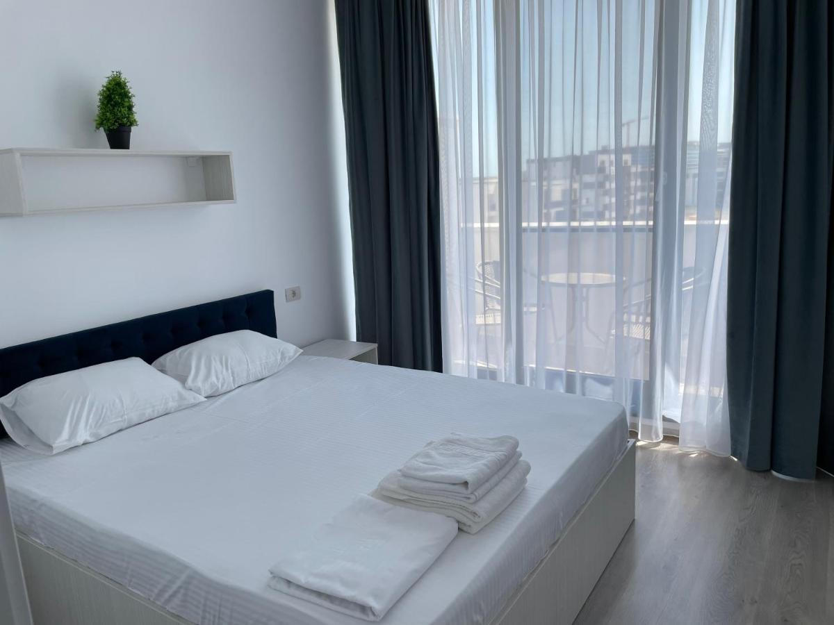 Aquazure Studio Residence Navodari Bagian luar foto