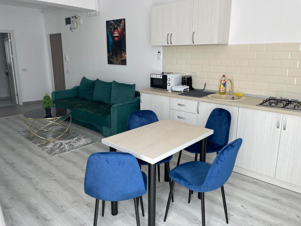 Aquazure Studio Residence Navodari Bagian luar foto