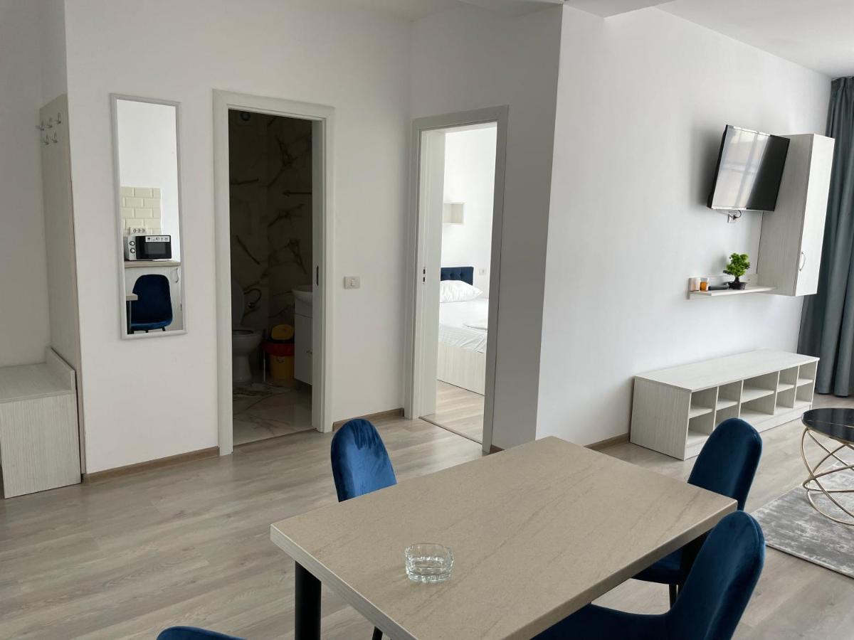 Aquazure Studio Residence Navodari Bagian luar foto