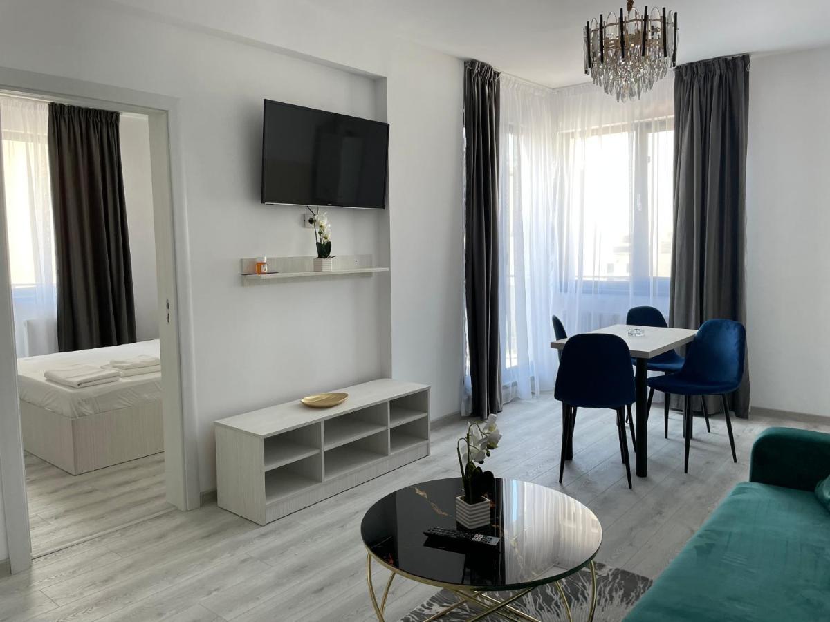 Aquazure Studio Residence Navodari Bagian luar foto