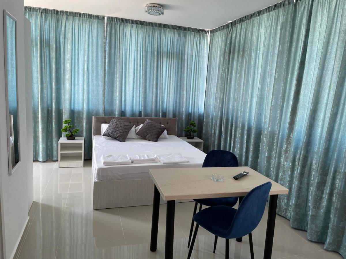 Aquazure Studio Residence Navodari Bagian luar foto