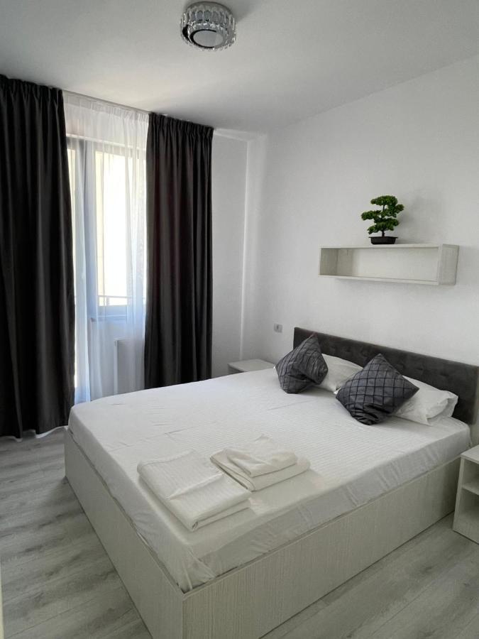 Aquazure Studio Residence Navodari Bagian luar foto