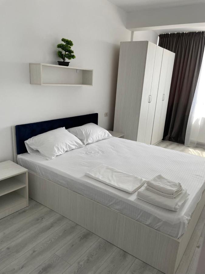 Aquazure Studio Residence Navodari Bagian luar foto