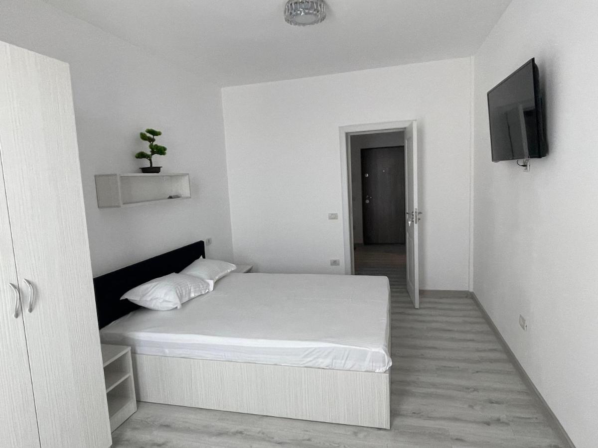 Aquazure Studio Residence Navodari Bagian luar foto