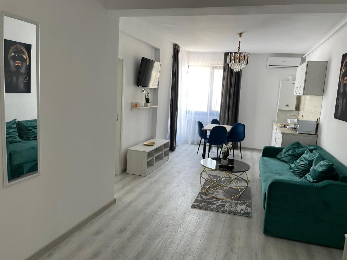 Aquazure Studio Residence Navodari Bagian luar foto