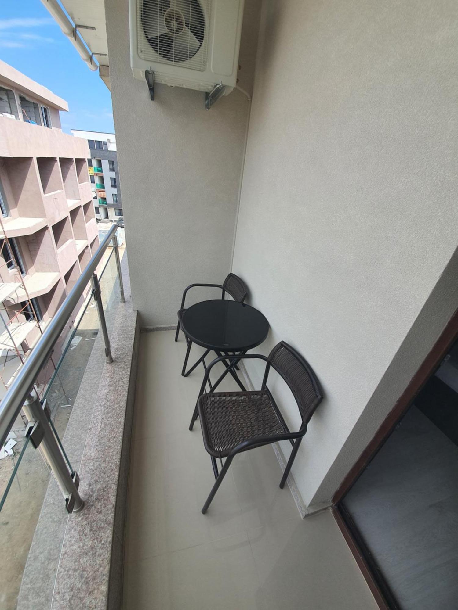 Aquazure Studio Residence Navodari Ruang foto