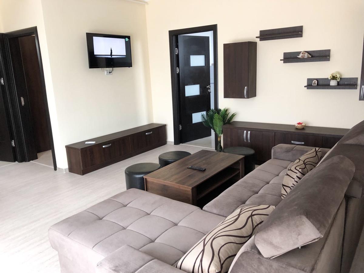 Aquazure Studio Residence Navodari Bagian luar foto